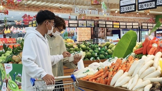 Hà Nội: Bán lẻ hàng hóa và doanh thu dịch vụ tiêu dùng 8 tháng tăng 10,9% - Ảnh 1.