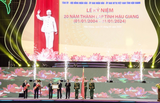Tham mưu tổ chức thành công Lễ kỷ niệm 20 năm thành lập tỉnh Hậu Giang (01/01/2004 - 01/01/2024).