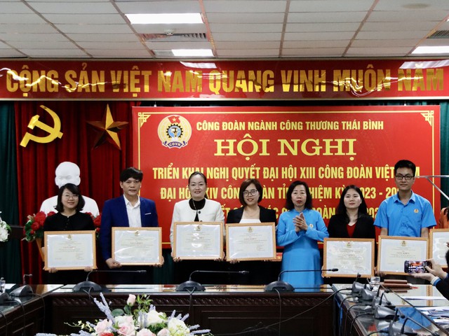Thái Bình: Công đoàn ngành Công Thương đẩy mạnh tuyên truyền giáo dục pháp luật cho NLĐ- Ảnh 2.