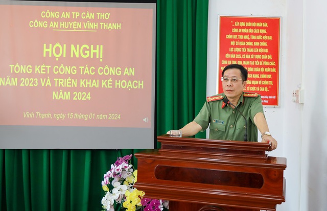 Đại tá Vũ Thành Thức, Phó Giám đốc Công an thành phố phát biểu chỉ đạo tại Hội nghị. Ảnh: Cổng TTĐT Công an TP Cần Thơ