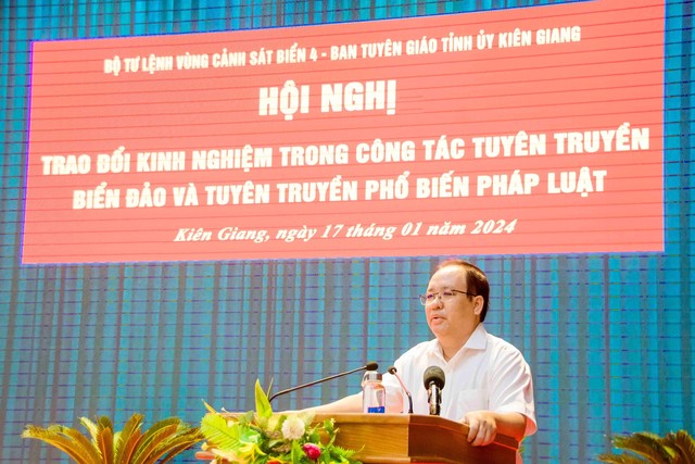 Ông Nguyễn Thanh Phong - Trưởng Ban Tuyên giáo Tỉnh uỷ Kiên Giang phát biểu tại hội nghị.