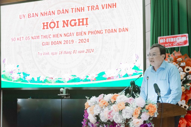Chủ tịch UBND tỉnh Trà Vinh Lê Văn Hẳn phát biểu chỉ đạo tại hội nghị.
