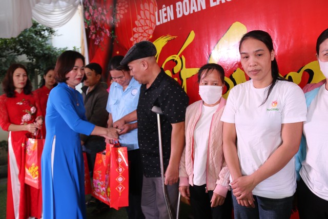 Liên đoàn Lao động TP Thái Bình trao 638 suất quà Tết cho đoàn viên, người lao động- Ảnh 2.