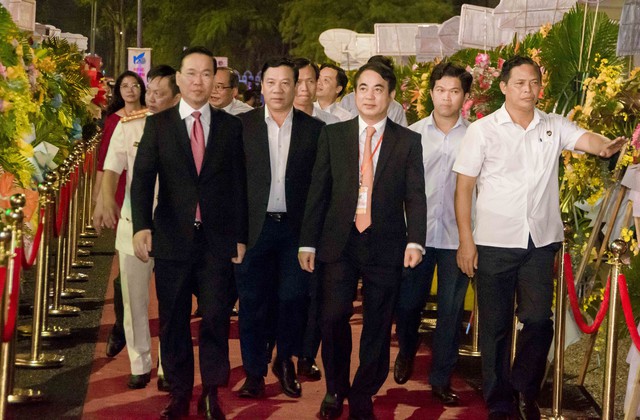 Ủy viên Bộ Chính trị, Chủ tịch nước Võ Văn Thưởng đến dự lễ kỷ niệm 20 năm thành lập tỉnh Hậu Giang (01/01/2004 - 01/01/2024).