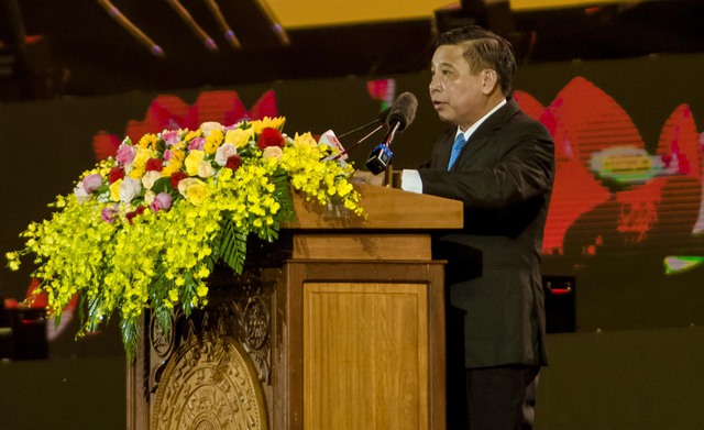 Chủ tịch UBND tỉnh Hậu Giang Đồng Văn Thanh đọc diễn văn tại buổi lễ.