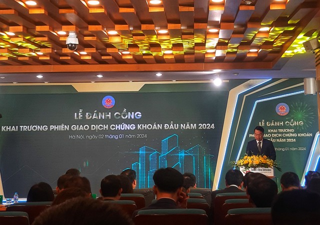 Sở GDCK Hà Nội đánh cồng khai trương giao dịch chứng khoán đầu năm 2024- Ảnh 3.
