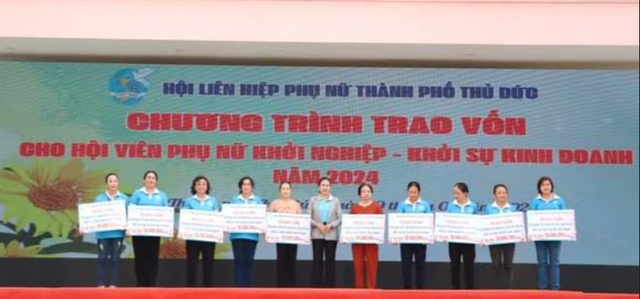 TP. Hồ Chí Minh: Trao quà Tết cho phụ nữ hoàn cảnh khó khăn ở TP. Thủ Đức- Ảnh 3.
