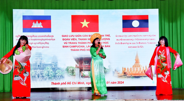 Giao lưu văn hóa, thắt chặt tình hữu nghị giữa tuổi trẻ Việt Nam - Lào - Campuchia- Ảnh 2.