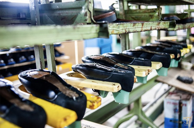 Xuất khẩu giày dép năm 2023 thu về hơn 20,2 tỷ USD- Ảnh 1.