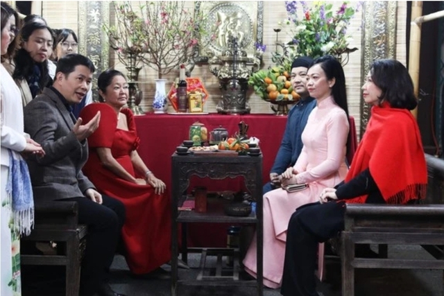 Phu nhân Chủ tịch nước và Phu nhân Tổng thống Philippines tham quan chợ hoa Tết Hàng Lược- Ảnh 7.