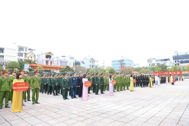 Công an tỉnh Thái Bình: Ra quân bảo đảm an ninh trật tự, bảo vệ Tết Nguyên đán Giáp Thìn 2024- Ảnh 3.