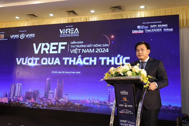 VARS: Thị trường bất động sản Việt Nam 2024 vượt qua thách thức- Ảnh 1.