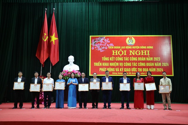 Thái Bình: Công đoàn huyện Đông Hưng dẫn đầu trong công tác phát triển Công đoàn cơ sở- Ảnh 3.