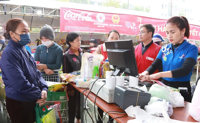 Hà Tĩnh: Nhiều hoạt động từ thiện hỗ trợ người nghèo đón Tết Giáp Thìn 2024- Ảnh 1.