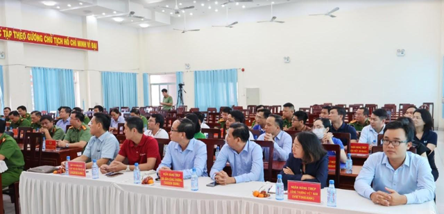 TP. Hồ Chí Minh: Công an quận Tân Phú ký kết quy chế phối hợp đảm bảo an ninh trật tự với ngân hàng- Ảnh 1.