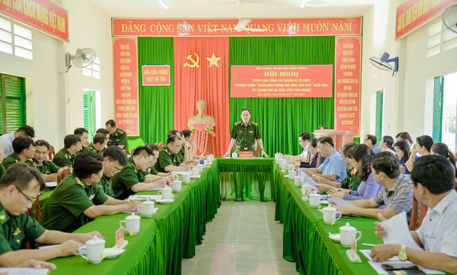 Đại tá Nguyễn Quốc Cường phát biểu kết luận buổi làm việc với các cơ quan có liên quan.
