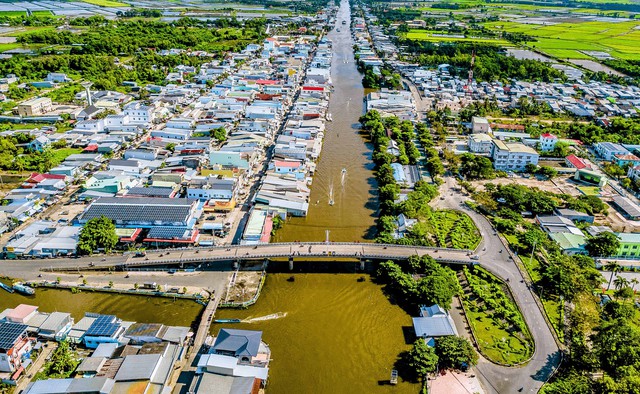 Vĩnh Thuận có 7/7 xã đạt chuẩn nông thôn mới và huyện được công nhận đạt chuẩn nông thôn mới năm 2020. Phấn đấu đưa thị trấn Vĩnh Thuận đạt đô thị loại IV theo lộ trình vào năm 2025.