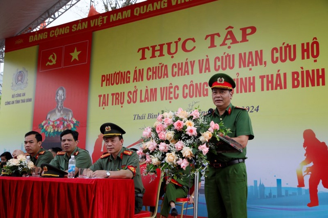 Công an tỉnh Thái Bình diễn tập phương án chữa cháy và cứu nạn, cứu hộ- Ảnh 5.