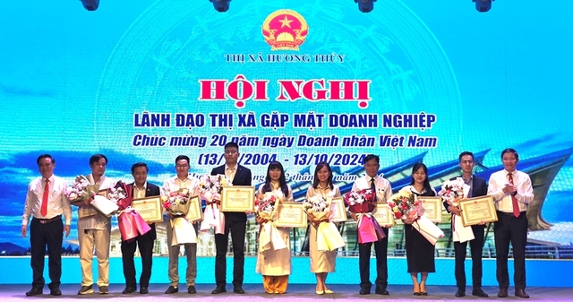 Thừa Thiên Huế: Gặp mặt đại diện hơn 200 doanh nghiệp, công ty, hợp tác xã tại thị xã Hương Thủy- Ảnh 1.