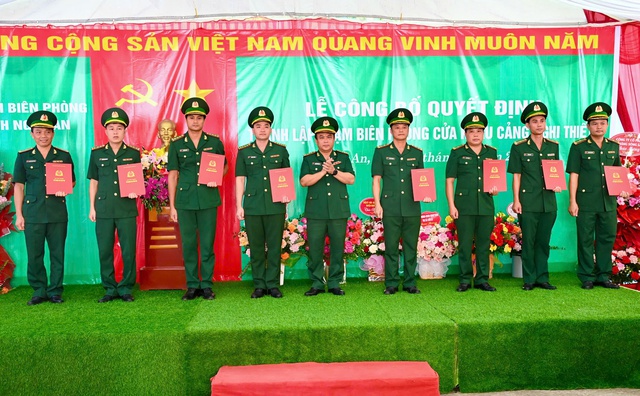 Nghệ An: Công bố Quyết định thành lập Trạm Biên phòng cửa khẩu cảng Nghi Thiết- Ảnh 3.