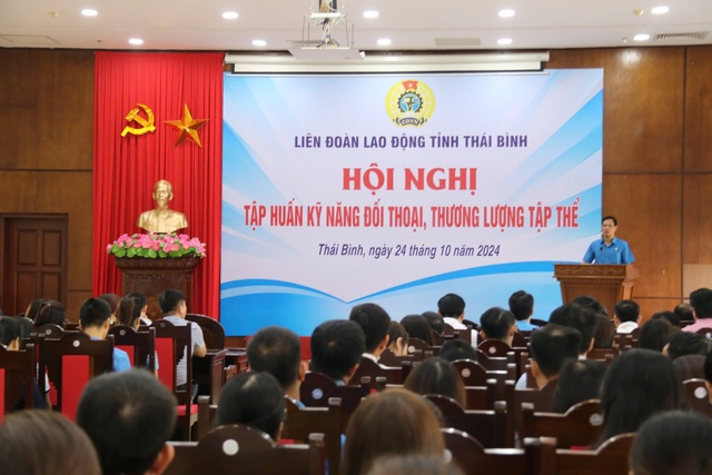 Thái Bình: Tập huấn kỹ năng đối thoại và thương lượng tập thể cho cán bộ công đoàn- Ảnh 1.