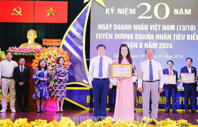 Quận 8, TP.HCM: Tuyên dương Doanh nhân tiêu biểu năm 2024- Ảnh 2.