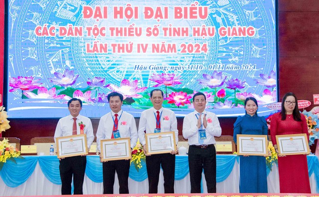 Hậu Giang: Đại hội Đại biểu các DTTS lần thứ IV năm 2024- Ảnh 7.