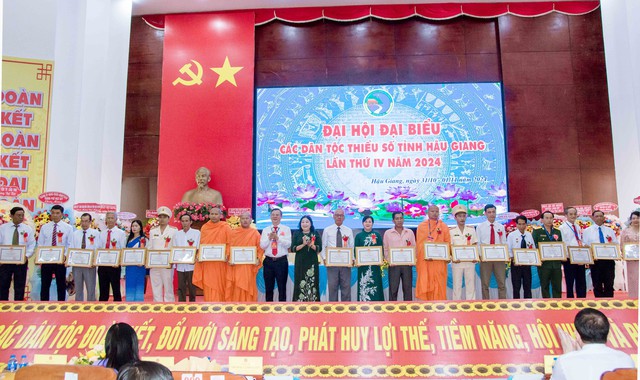 Hậu Giang: Đại hội Đại biểu các DTTS lần thứ IV năm 2024- Ảnh 8.