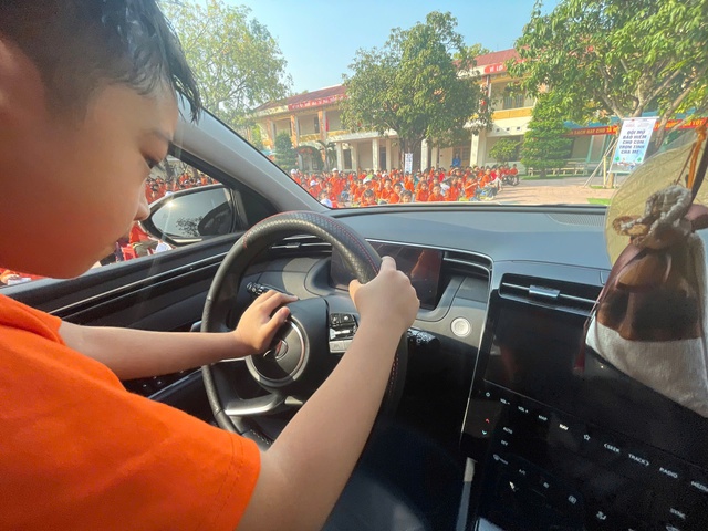 Công an TP Ninh Bình: Tuyên truyền pháp luật về trật tự, an toàn giao thông tại trường Tiểu học Tân Thành- Ảnh 4.