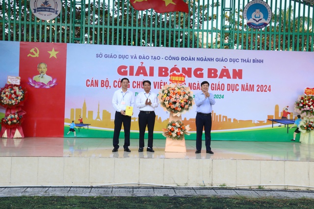 Thái Bình: Hơn 200 cán bộ, nhà giáo tham gia giải Bóng bàn ở Thái Bình- Ảnh 1.