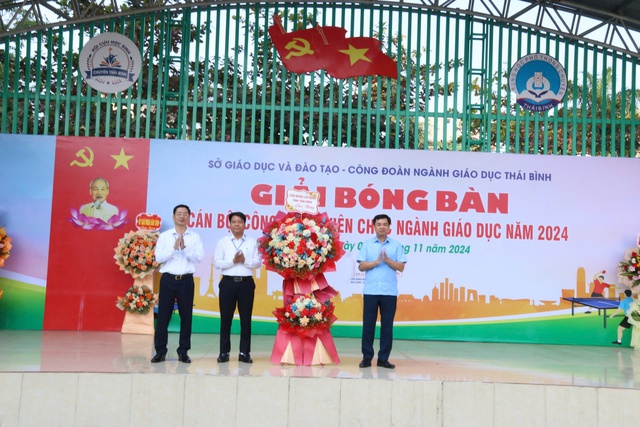 Thái Bình: Hơn 200 cán bộ, nhà giáo tham gia giải Bóng bàn ở Thái Bình- Ảnh 2.