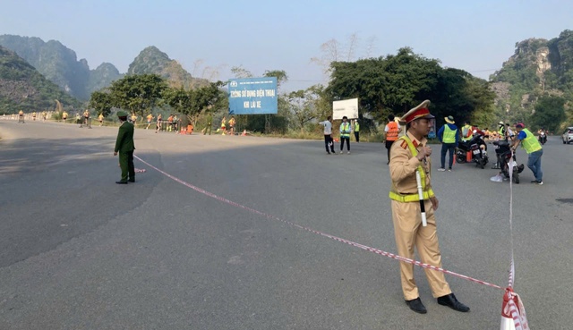 Ninh Bình: Công an huyện Hoa Lư đảm bảo ANTT, ATGT Giải chạy Tràng An Marathon 2024- Ảnh 2.