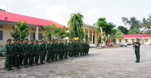 BĐBP tỉnh An Giang: Tập huấn Kỹ thuật chiến đấu bộ binh và Điều lệnh năm 2024- Ảnh 2.