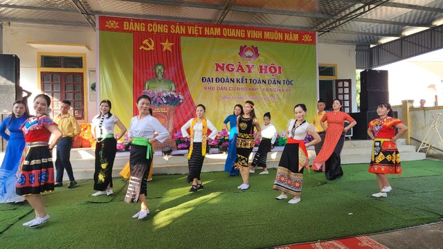 Nghệ An: Chủ tịch Ủy ban MTTQ tỉnh dự Ngày hội Đại đoàn kết tại huyện Nghĩa Đàn.- Ảnh 1.