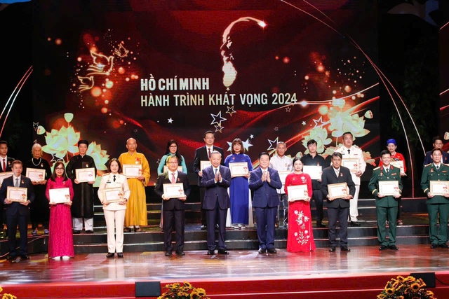 Tổng Bí thư Tô Lâm tham dự Chương trình 'Hồ Chí Minh - Hành trình khát vọng 2024- Ảnh 3.