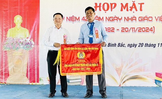 Kiên Giang: Trường THCS&THPT Vĩnh Bình Bắc họp mặt Ngày Nhà giáo Việt Nam 20/11- Ảnh 1.