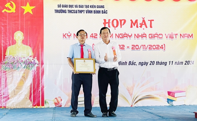 Kiên Giang: Trường THCS&THPT Vĩnh Bình Bắc họp mặt Ngày Nhà giáo Việt Nam 20/11- Ảnh 2.