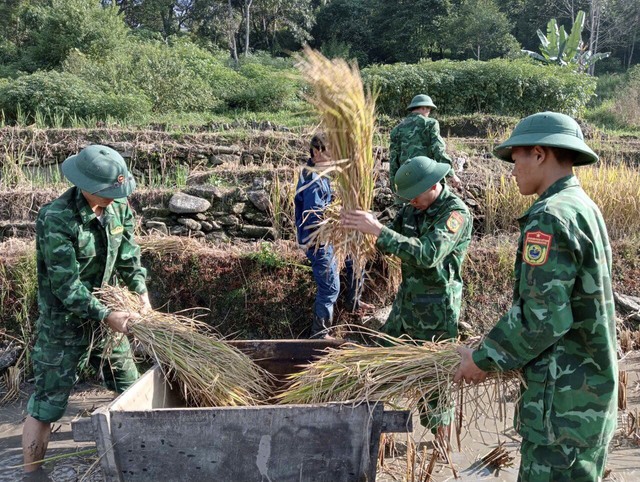 BĐBP Lai Châu: Xây thế trận lòng dân từ “3 bám, 4 cùng”- Ảnh 3.