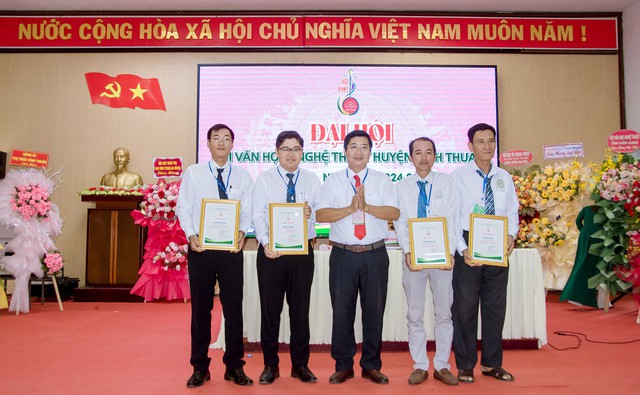 Kiên Giang: Hội Văn học nghệ thuật huyện Vĩnh Thuận Đại hội lần thứ I, nhiệm kỳ 2024-2029- Ảnh 7.