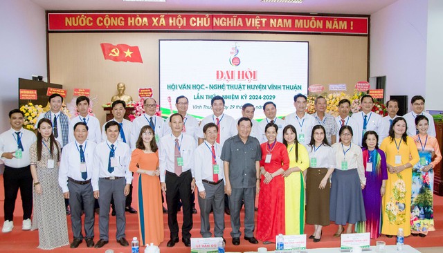 Kiên Giang: Hội Văn học nghệ thuật huyện Vĩnh Thuận Đại hội lần thứ I, nhiệm kỳ 2024-2029- Ảnh 11.