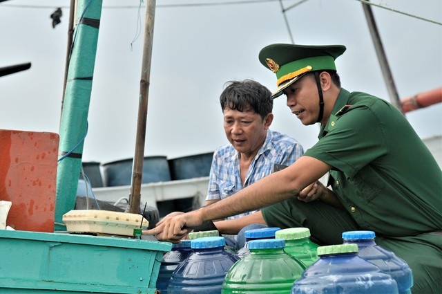 Kiên Giang: Thắt chặt kiểm soát tàu cá “3 không”- Ảnh 2.