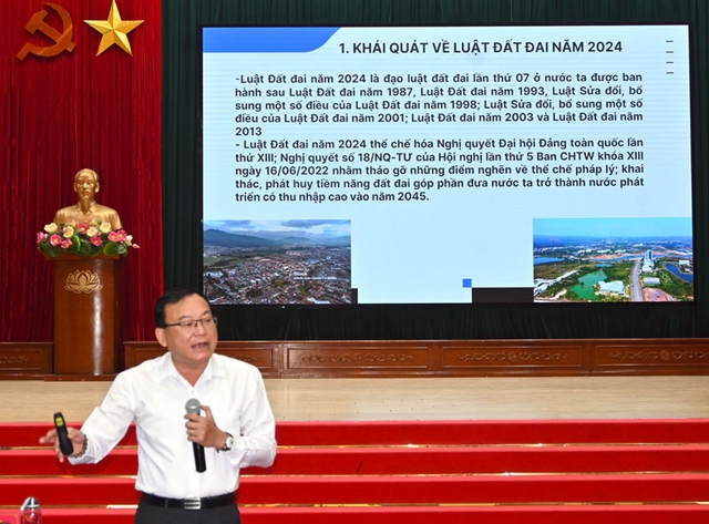 TP. Vĩnh Yên: Tập huấn chuyên đề Luật Đất đai năm 2024- Ảnh 2.