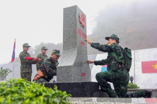 Bộ chỉ huy BĐBP tỉnh Thừa Thiên Huế và Bộ CHQS tỉnh Sê Kông tuần tra song phương- Ảnh 6.