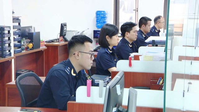 Thu ngân sách từ hoạt động xuất, nhập khẩu năm 2024 dự kiến đạt 112% dự toán- Ảnh 1.