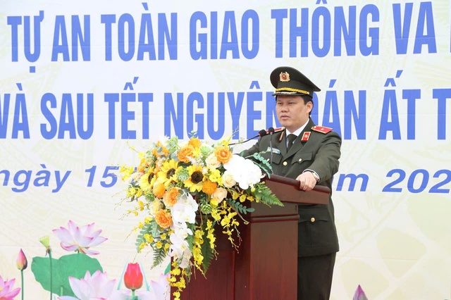 Nghệ An: Ra quân trấn áp tội phạm, giữ gìn an ninh, trật tự dịp Tết Nguyên đán- Ảnh 3.