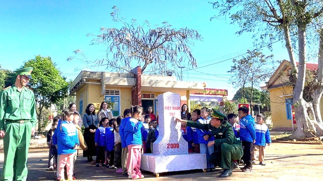 Đồn Biên phòng Hướng Phùng: Cùng em trải nghiệm một ngày làm chiến sĩ Quân đội nhân dân Việt Nam- Ảnh 3.