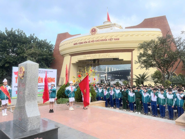 Khơi dậy tình yêu quê hương đất nước từ những “Tiết học Biên cương” - Ảnh 2.