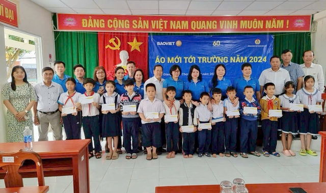 Kiên Giang: Nhiều hoạt động an sinh xã hội chào mừng Kỷ niệm 60 năm thành lập Bảo Việt- Ảnh 2.