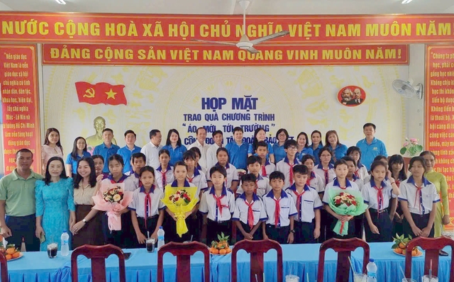 Kiên Giang: Nhiều hoạt động an sinh xã hội chào mừng Kỷ niệm 60 năm thành lập Bảo Việt- Ảnh 3.