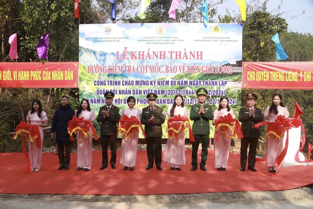Khánh thành đường kiểm tra cột mốc bảo vệ biên giới số 982 huyện Tràng Định- Ảnh 1.